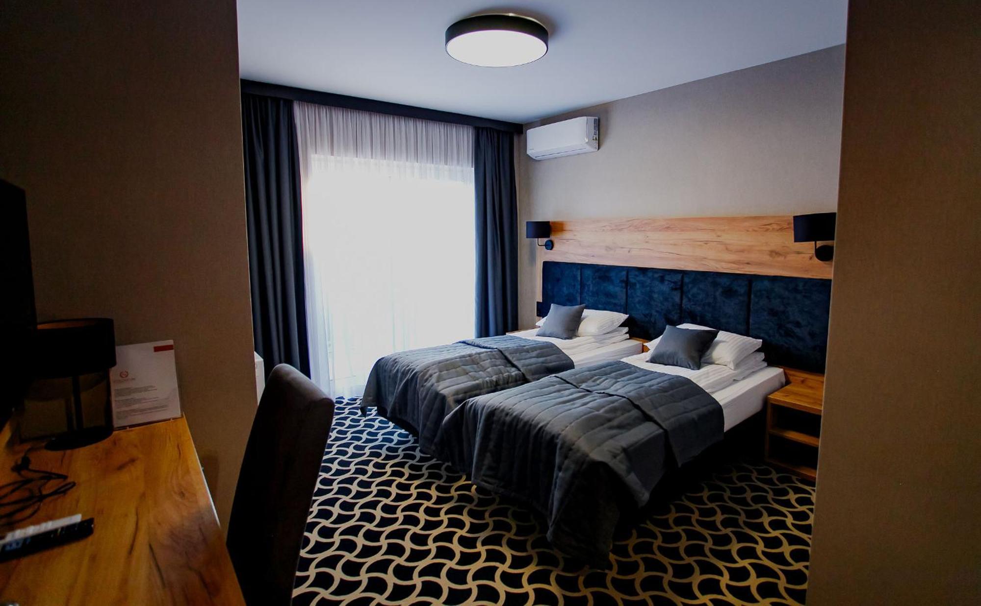 Jarosław Hotel Coloseum מראה חיצוני תמונה