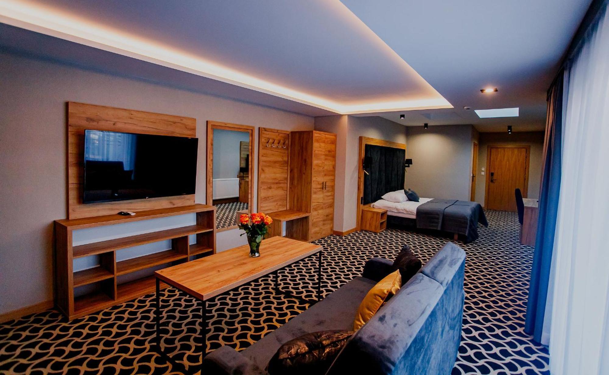 Jarosław Hotel Coloseum מראה חיצוני תמונה