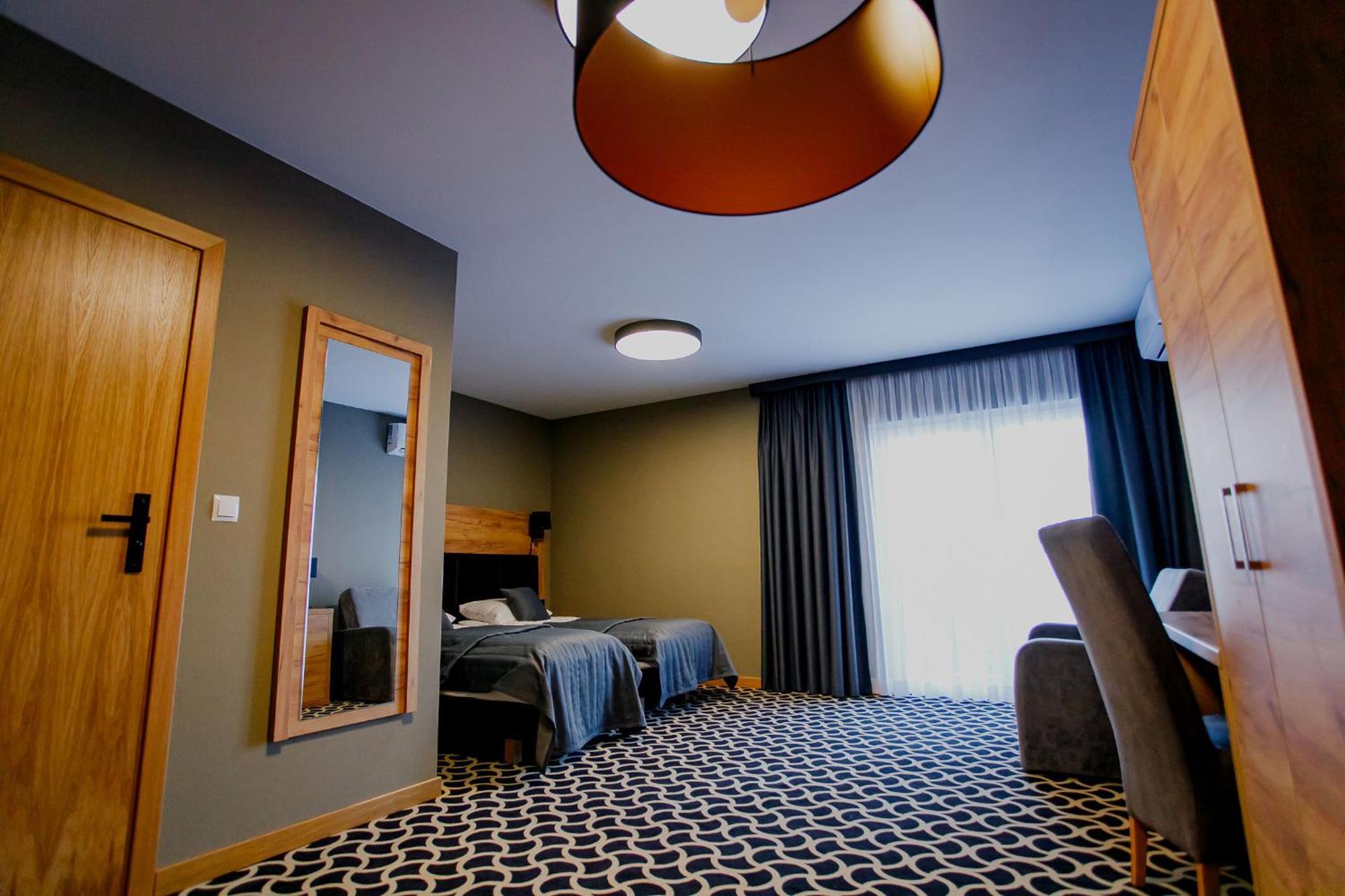 Jarosław Hotel Coloseum מראה חיצוני תמונה