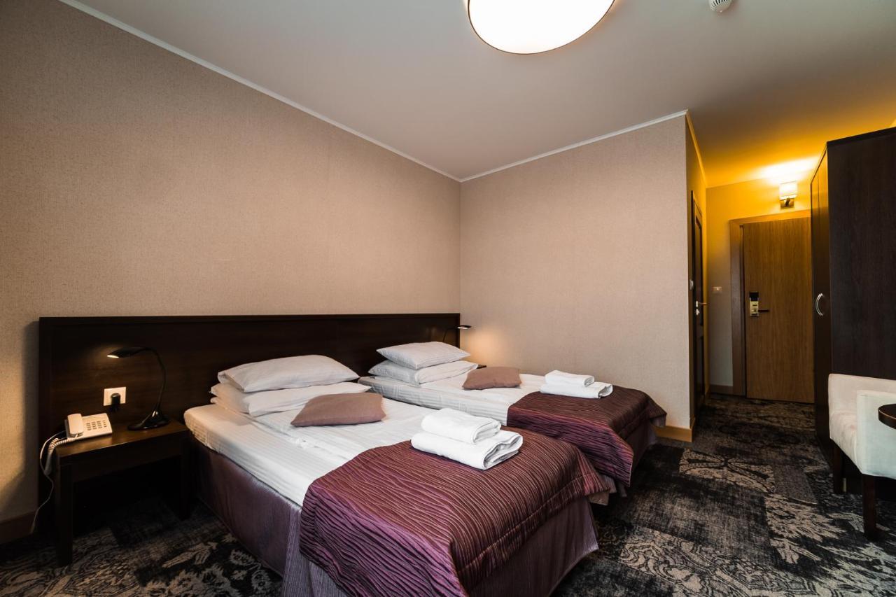 Jarosław Hotel Coloseum מראה חיצוני תמונה