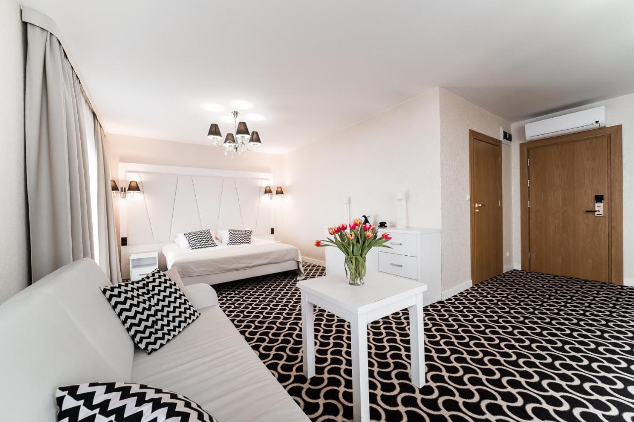 Jarosław Hotel Coloseum מראה חיצוני תמונה