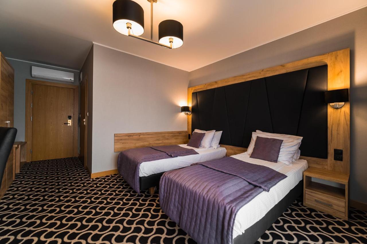 Jarosław Hotel Coloseum מראה חיצוני תמונה