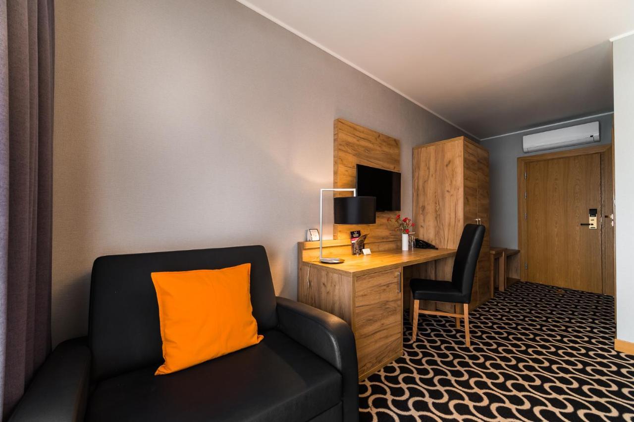 Jarosław Hotel Coloseum מראה חיצוני תמונה